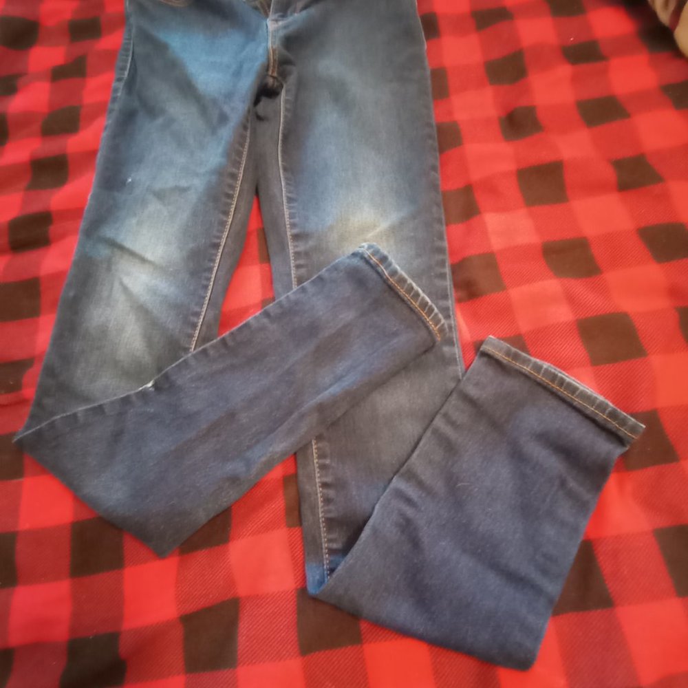 Red tag Levi's. 711 skinny. Size 25 - Picture 2 of 6